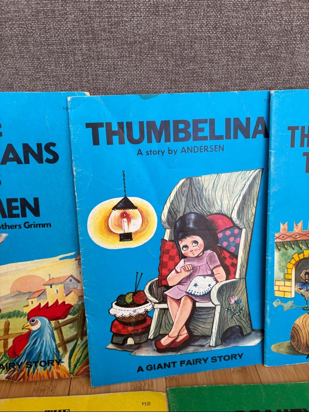 Classic Fairy Tale Storybook Set - Blue & Green Covers - Picture 5 of 16